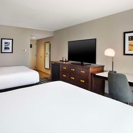 Hotel Doubletree By Hilton Lansing Exterior foto
