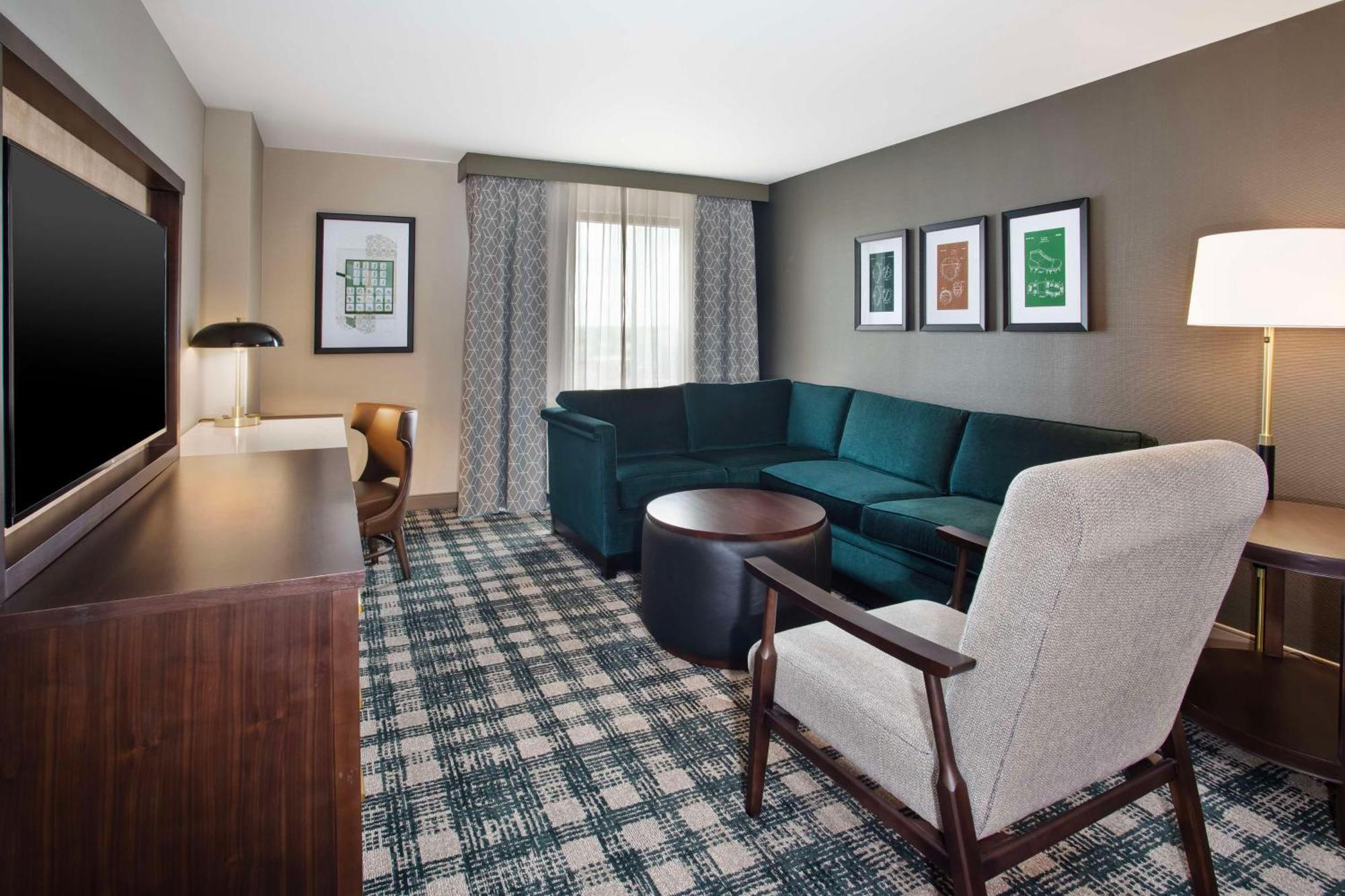 Hotel Doubletree By Hilton Lansing Exterior foto