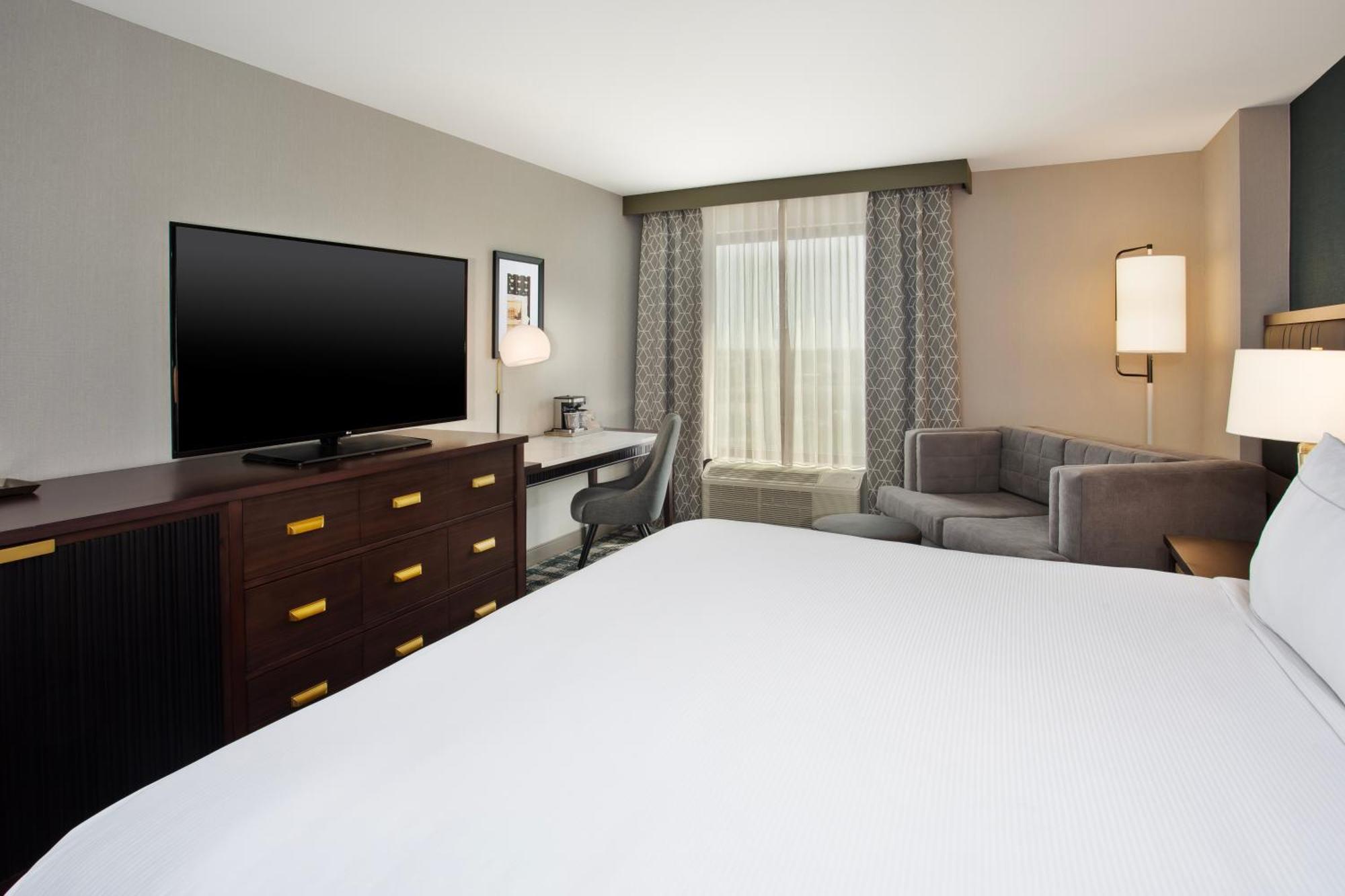 Hotel Doubletree By Hilton Lansing Exterior foto