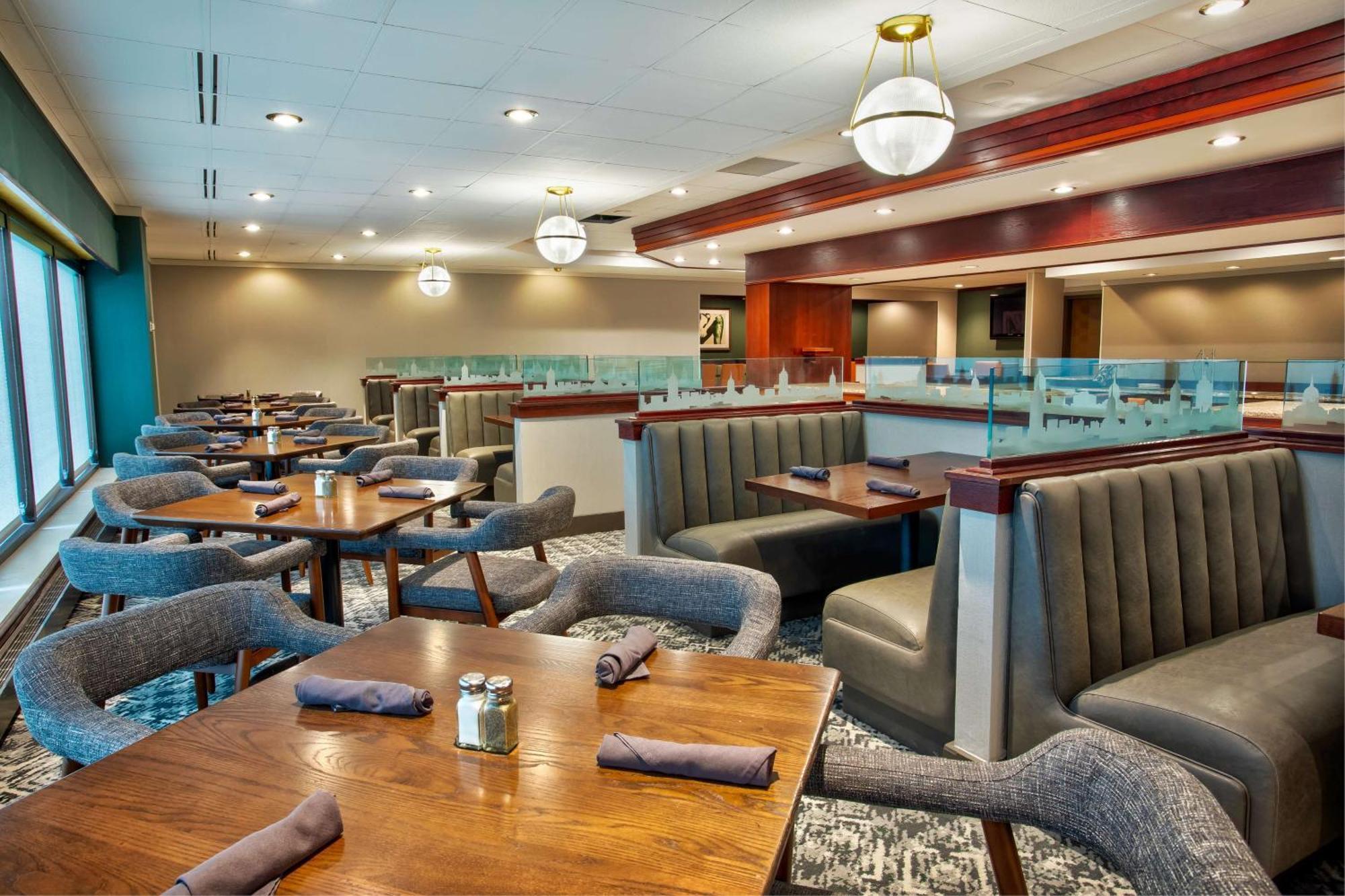 Hotel Doubletree By Hilton Lansing Exterior foto