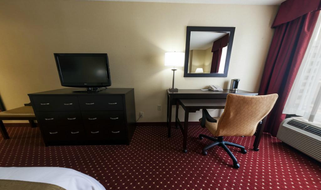 Hotel Doubletree By Hilton Lansing Zimmer foto